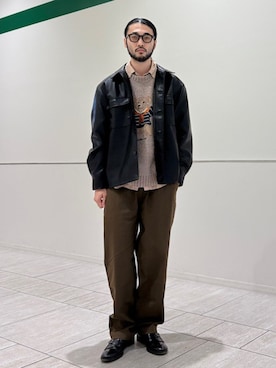 「アイテム（サングラス、ベージュ系）」を使った、室川さん（メンズ・178cm）の秋コーディネート