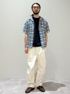 「シップス カラーズ」｜室川さん（メンズ・178cm）の秋コーディネート
