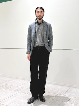 「SHIPS Colors（シップス カラーズ）のSHIPS Colors:〈洗濯機可能〉デニム ワイド テーパード トラウザーズ◇（デニムパンツ、ブラック系）」を使った、室川さん（メンズ・178cm）の春コーディネート