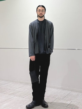 「SHIPS Colors（シップス カラーズ）のSHIPS Colors:レザー サコッシュ（バックパック/リュック、ブラック系）」を使った、室川さん（メンズ・178cm）の春コーディネート