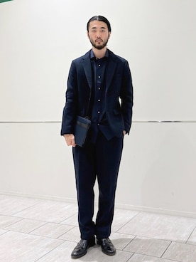 「アイテム（クラッチバッグ）」を使った、室川さん（メンズ・178cm）の秋コーディネート