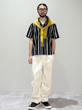 「シップス」｜「アイテム（カーゴパンツ）」を使った、室川さん（メンズ・178cm）の秋コーディネート