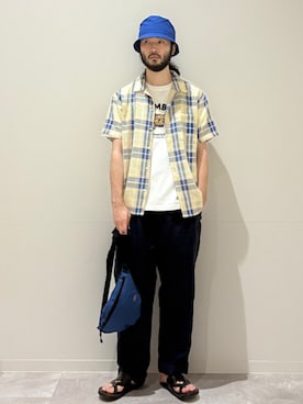 「SHIPS Colors（シップス カラーズ）のアイテム（ショルダーバッグ）」を使った、室川さん（メンズ・178cm）の夏コーディネート