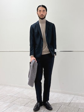 「アイテム（スーツジャケット）」を使った、室川さん（メンズ・178cm）の秋コーディネート