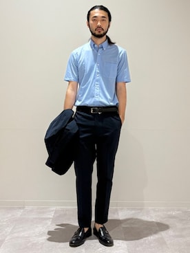 「アイテム（ビジネスシャツ）」を使った、室川さん（メンズ・178cm）の秋コーディネート