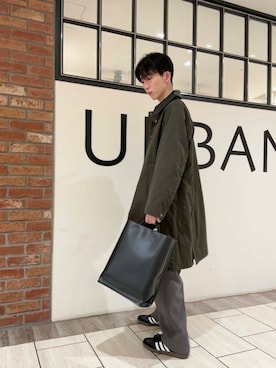 「寒い」｜「アイテム（ステンカラーコート）」を使った、うちだりょうさん（メンズ・178cm）の秋コーディネート