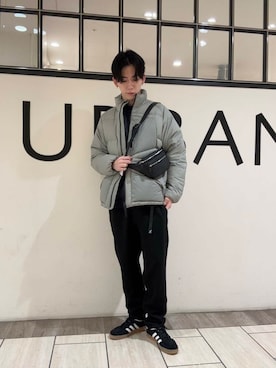 「URBAN RESEARCH（アーバンリサーチ）のアイテム（ボディバッグ/ウエストポーチ）」を使った、うちだりょうさん（メンズ・178cm）の冬コーディネート