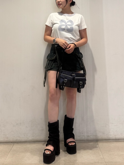 スタッズロゴTシャツ