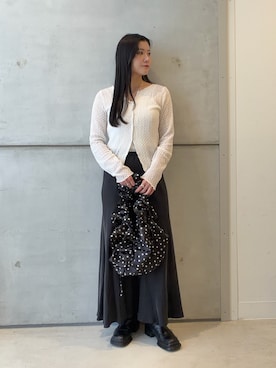 「URBAN RESEARCH（アーバンリサーチ）のキュプラバイアススカート（スカート、グレー系）」を使った、meiさん（レディース・157cm）の春コーディネート