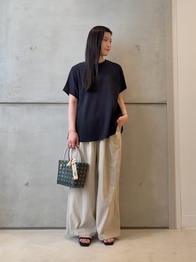 「URBAN RESEARCH Sonny Label（アーバンリサーチサニーレーベル）の機能素材イージーワイドパンツ（Pants、ホワイト系）」を使った、meiさん（レディース・157cm）の夏コーディネート