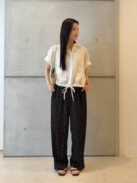 「URBAN RESEARCH DOORS（アーバンリサーチドアーズ）の『接触冷感/吸水速乾』ドットドライタッチリラックスパンツ（Pants、ブラック系）」を使った、meiさん（レディース・157cm）の夏コーディネート