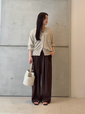 「かぐれ（カグレ）のリネンコットンＶネックカーデ（カーディガン/ボレロ、ベージュ系）」を使った、meiさん（レディース・157cm）の春コーディネート