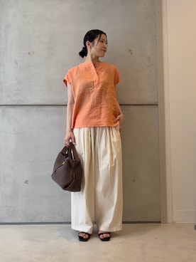 「URBAN RESEARCH DOORS（アーバンリサーチドアーズ）のリネンスキッパーフレンチブラウス（Shirts、オレンジ系）」を使った、meiさん（レディース・157cm）の夏コーディネート