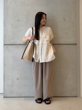 「かぐれ（カグレ）のリネンWポケットフレンチシャツ（シャツ/ブラウス、ホワイト系）」を使った、meiさん（レディース・157cm）の春コーディネート