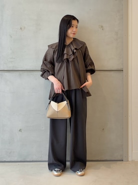 「URBAN RESEARCH（アーバンリサーチ）の『一部WEB限定カラー』コットンボイルラッフルブラウス（シャツ/ブラウス、ブラウン系）」を使った、meiさん（レディース・157cm）の春コーディネート