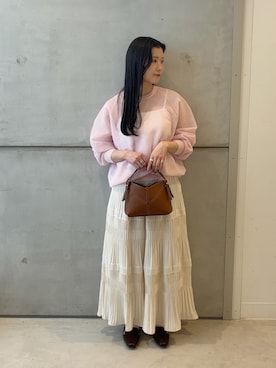 「URBAN RESEARCH ROSSO（アーバンリサーチロッソ）のAULENTTI　フロント Vライン バッグ（ハンドバッグ、ブラウン系）」を使った、meiさん（レディース・157cm）の春コーディネート