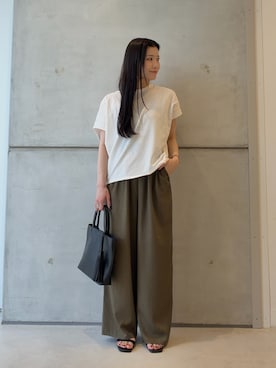 「URBAN RESEARCH DOORS（アーバンリサーチドアーズ）のリネンタッチBACKボタンプルオーバー | バックボタン/夏/大人カジュアル/バックデザイン/シンプル/ベーシック（Tシャツ/カットソー、ホワイト系）」を使った、meiさん（レディース・157cm）の夏コーディネート