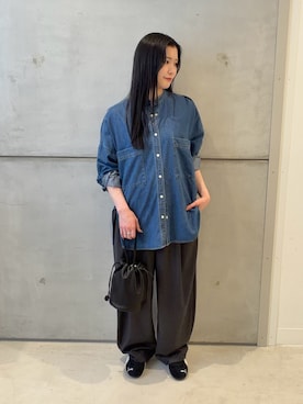「URBAN RESEARCH DOORS（アーバンリサーチドアーズ）のデニムバンドカラーシャツ（シャツ/ブラウス、ブルー系）」を使った、meiさん（レディース・157cm）の春コーディネート