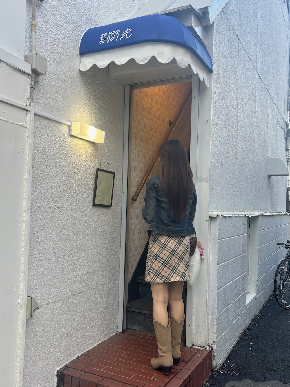 「秋服コーデ、秋服、デニム、ジャケット、ミニスカート、ブーツ、おしゃれさんと繋がりたい、チェック」｜「GUのアイテム（ブーツ、ベージュ系）」を使った、tarteaucitron3さん（レディース・155cm）の秋コーディネートの1枚目の写真