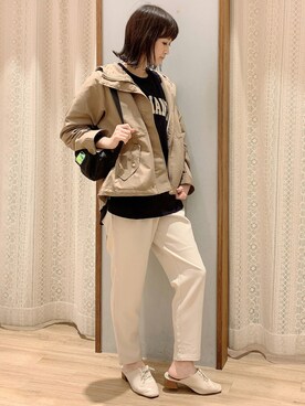 「リラックスパンツ」｜「アイテム（マウンテンパーカー）」を使った、satomikamoさん（レディース・162cm）の秋コーディネート