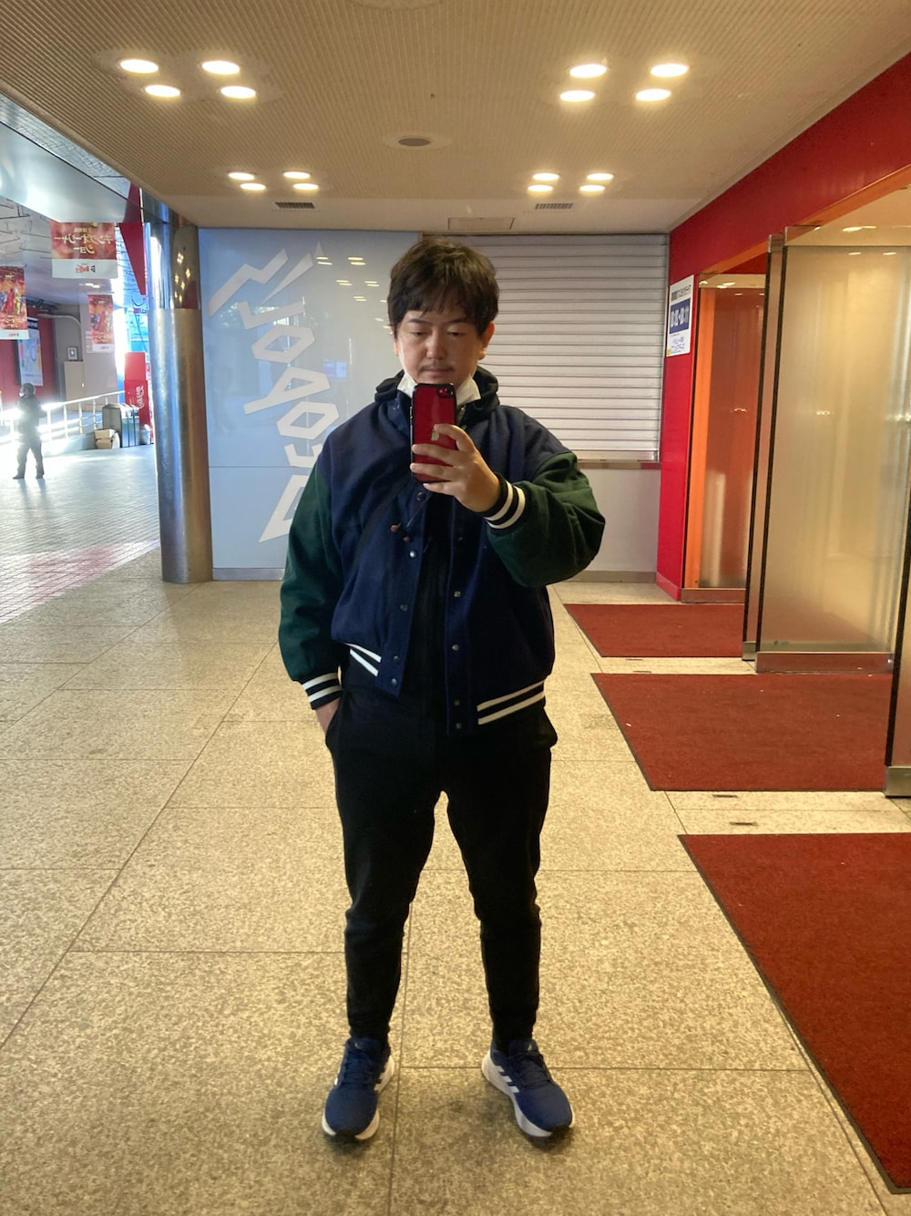 BEAMSのスタジャン（グリーン系）を使ったメンズ人気ファッション