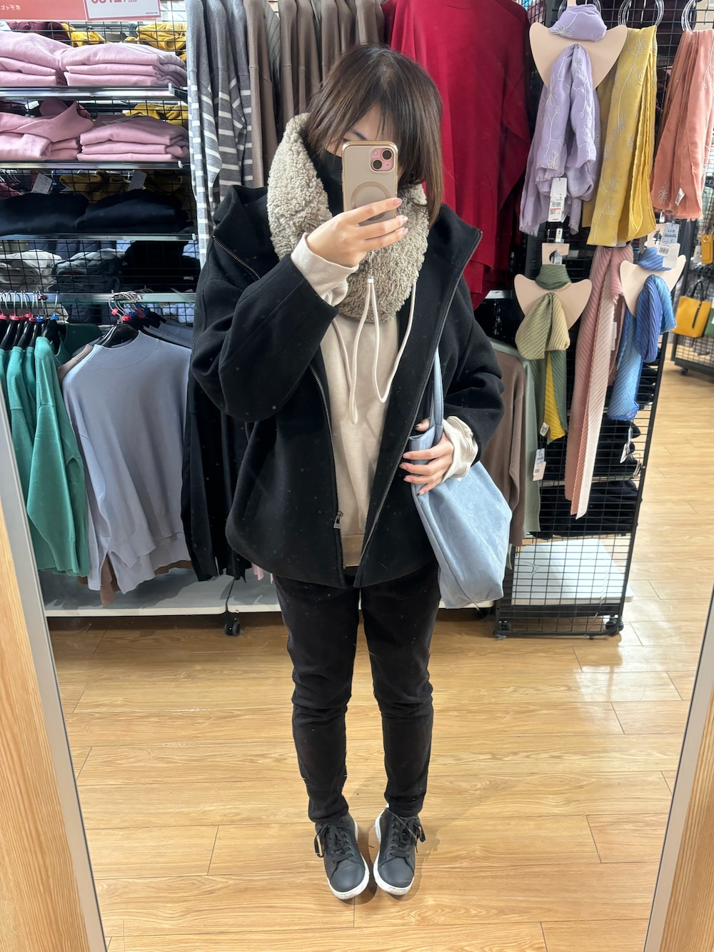「GUのアイテム（トップス、ベージュ系）」を使った、ゆきぴさん（レディース・163cm）の冬コーディネートの1枚目の写真