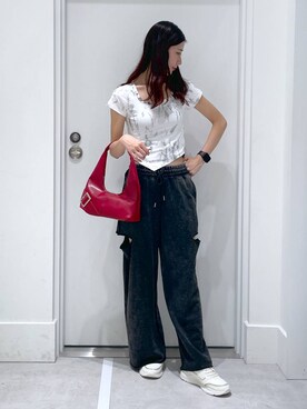 「アイテム（バッグ、レッド系）」を使った、まゆさん（レディース・167cm）の夏コーディネート