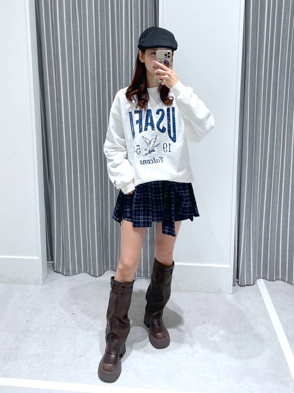 「高身長、高見え、モテ、テーマパーク、デート/ロマンティック、秋コーデ、冬コーデ、女子会、韓国系、きれいめ、FOREVER 21、秋冬新作」｜「FOREVER 21の2WAYハンドバッグ（ハンドバッグ、ホワイト系）」を使った、まゆさん（レディース・167cm）の冬コーディネートの1枚目の写真