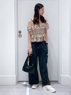 「高見え」｜「アイテム（スウェットパンツ）」を使った、まゆさん（レディース・167cm）の夏コーディネート