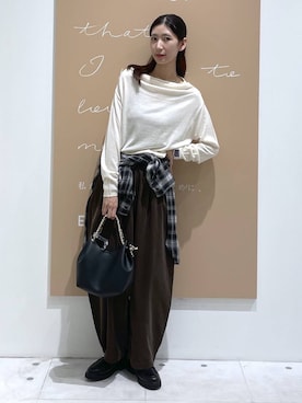 「Elura（エルーラ）のコーデュロイワイドパンツ/1049454（その他パンツ、グレー系）」を使った、まゆさん（レディース・167cm）の秋コーディネート