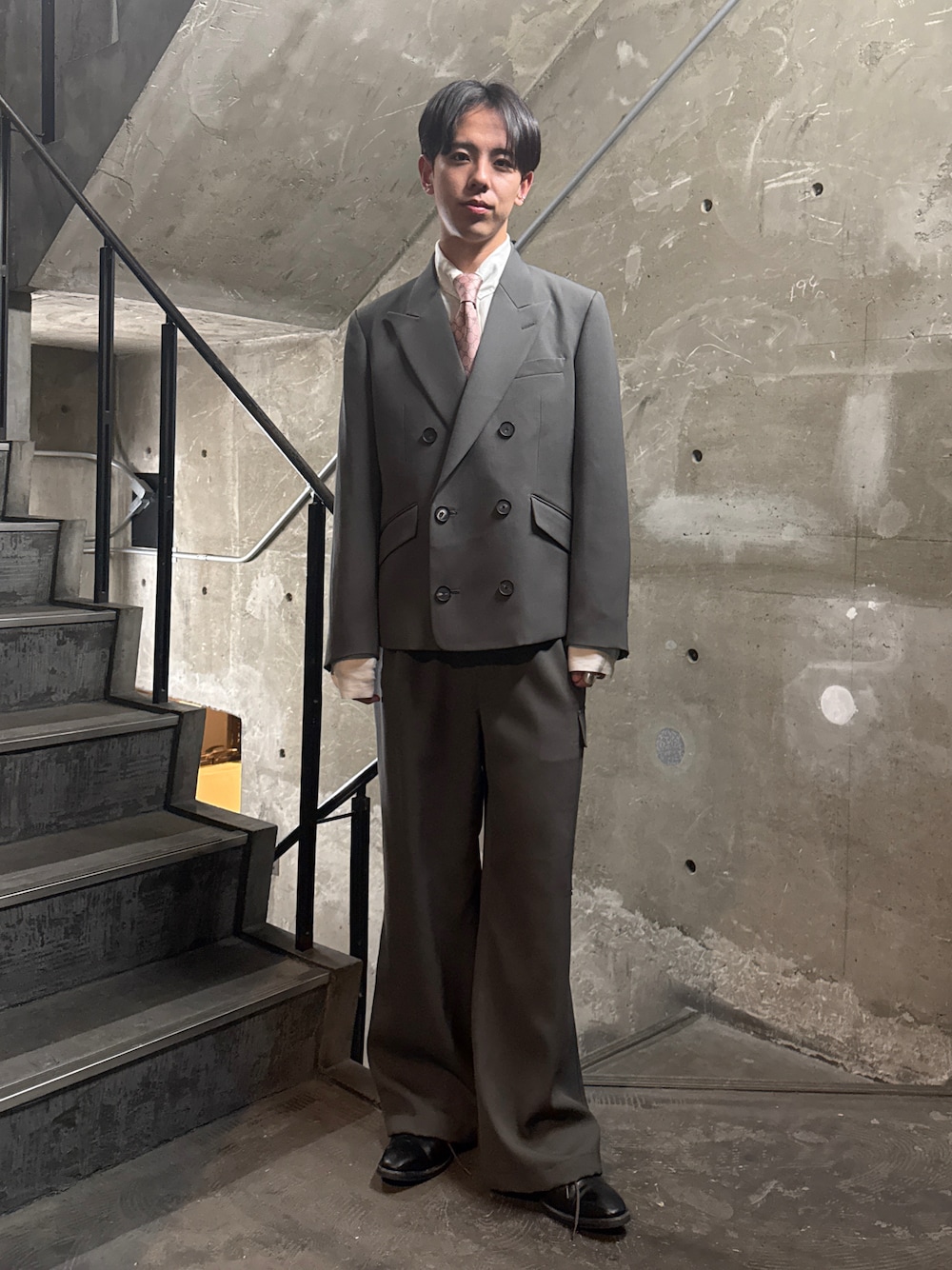 ネクタイ（ピンク系）を使った「成人式」の人気ファッション