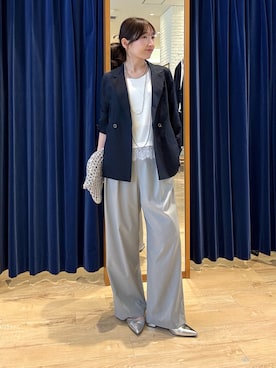 「MICO COULIER（ミコクリエ）のカルゼストレッチツータックパンツ（その他パンツ、グレー系）」を使った、tomonaさん（レディース・159cm）の夏コーディネート