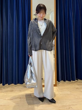 「MICO COULIER（ミコクリエ）のアイテム（パンツ）」を使った、tomonaさん（レディース・159cm）の春コーディネート