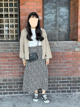 「Aラインスカート」｜「アイテム（スニーカー）」を使った、miさん（レディース・164cm）の秋コーディネート