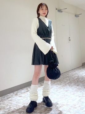「巾着バッグ」｜「アイテム（ジャンパースカート）」を使った、みさっきーさん（レディース・154cm）の秋コーディネート