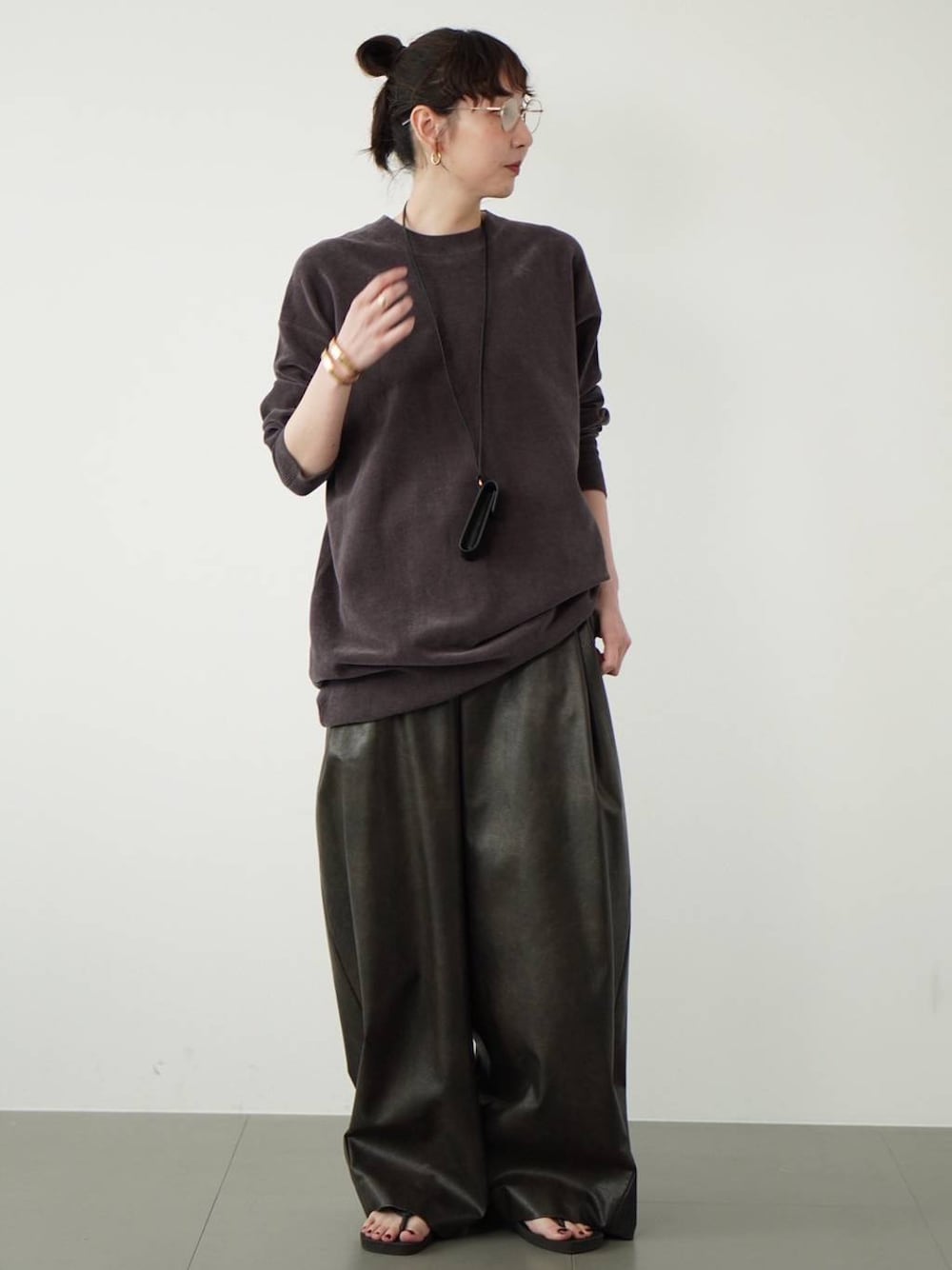 Curensology(カレンソロジー)/ヴィンテージフェイクレザーパンツを使っ