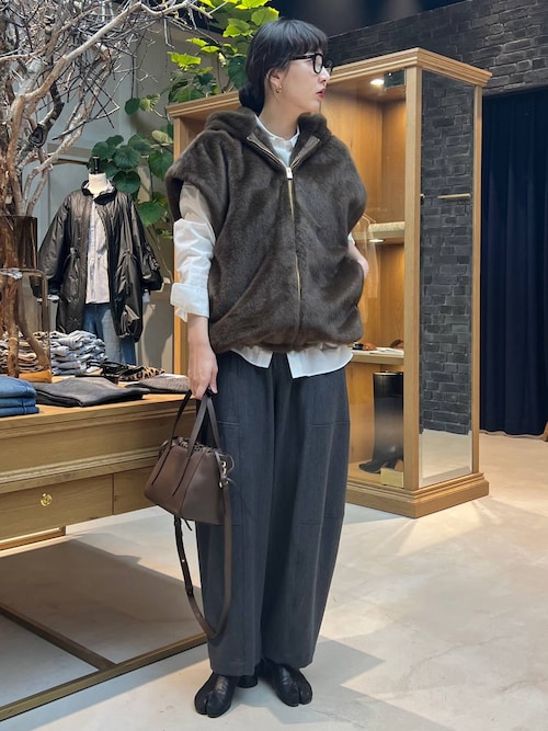 極美品✨ カレンソロジー フェアアイルニットミニベスト 金ボタン ショート 黒系 極美品✨ カレンソロジー フェアアイルニットミニベスト 金ボタン