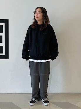 「エクストララージ」｜「アイテム（スウェットパンツ）」を使った、小田 由奈さん（レディース・152cm）の秋コーディネート