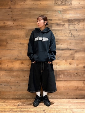 「XLARGE（エクストララージ）のOG DENIM SHORT PANTS（デニムパンツ、ブラック系）」を使った、sa$さん（レディース・152cm）の秋コーディネート