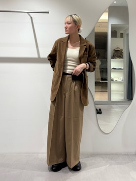 「アイテム（テーラードジャケット、イエロー系）」を使った、やまちゃんさん（レディース・166cm）の秋コーディネート