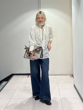 「KBF（ケイビーエフ）の『STAFF DESIGN PROJECT』エンブロイダリーボウタイシャツ（シャツ/ブラウス、ホワイト系）」を使った、やまちゃんさん（レディース・165cm）の春コーディネート