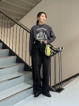「黒コーデ」｜「アイテム（ローファー）」を使った、やまちゃんさん（レディース・164cm）の春コーディネート