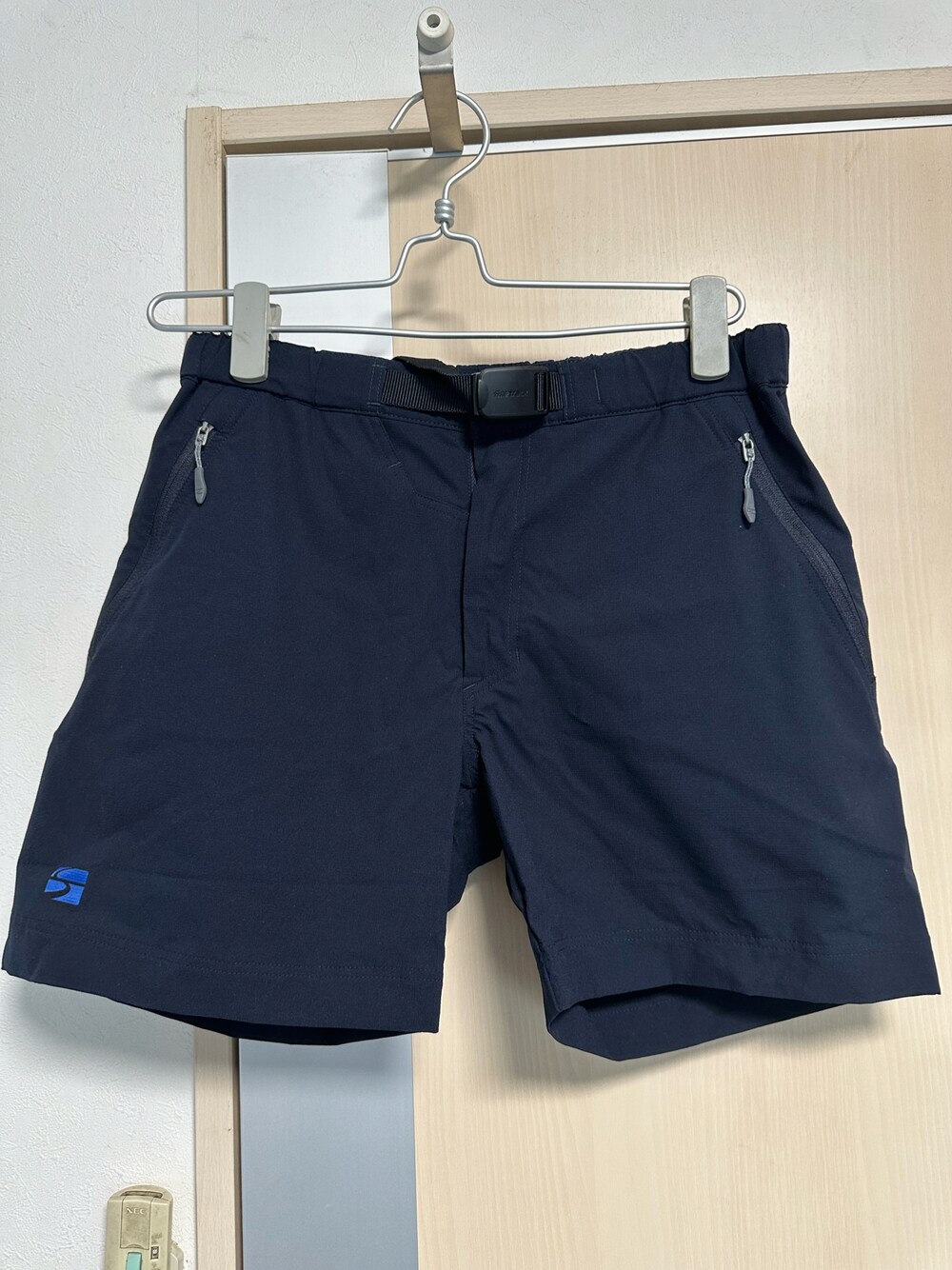 「ファイントラック」｜「Finetrackのアイテム（その他パンツ、ブルー系）」を使った、mattu0911さん（メンズ・162cm）の春コーディネートの1枚目の写真