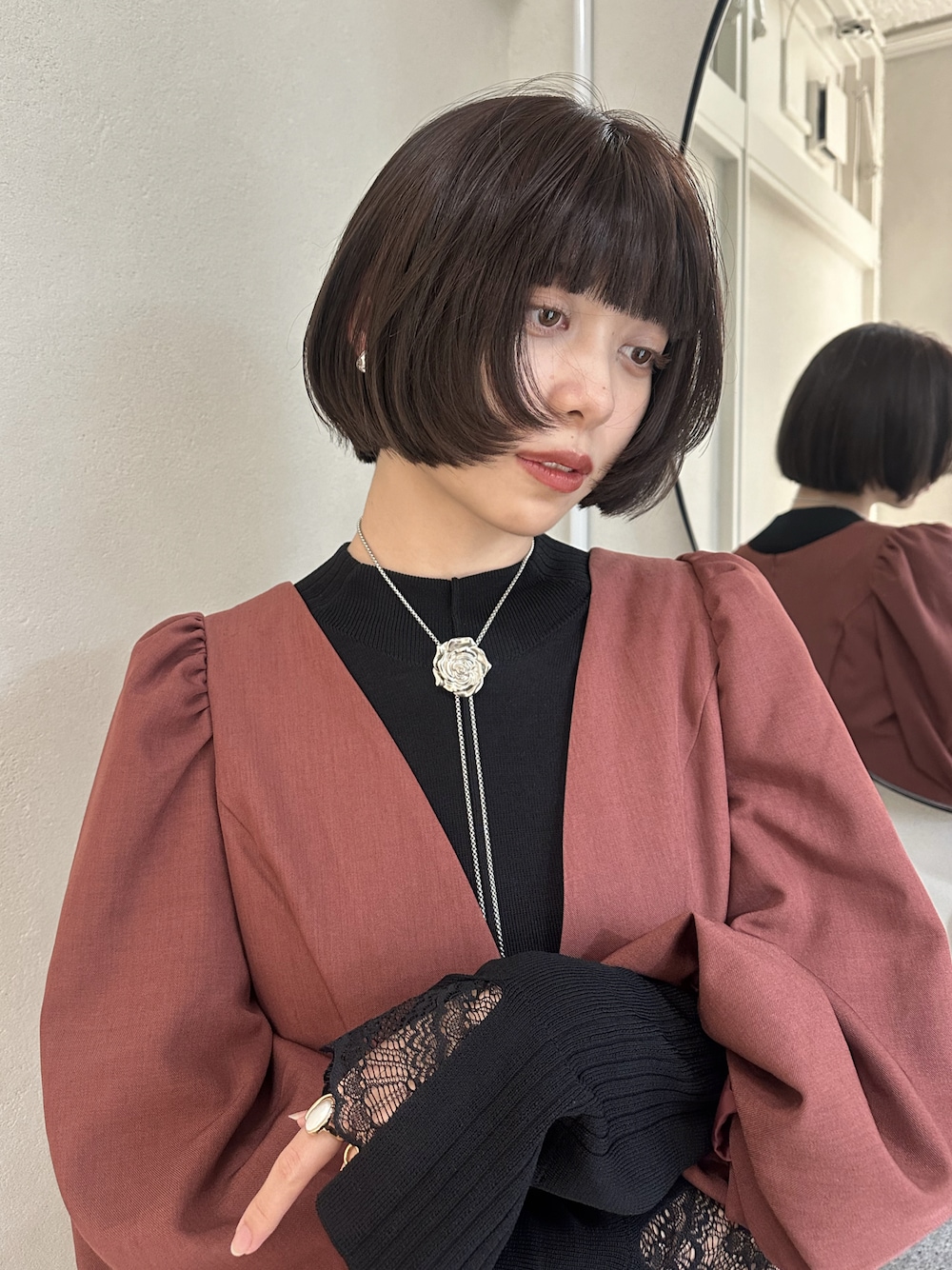 「最近のいい感じコーデ、オトナ女子、休日スタイル、クリスマスコーデ、おしゃれさんと繋がりたい、大人かわいい、イエベ秋」｜「midealのアイテム（その他トップス、レッド系）」を使った、ecrumさん（レディース・162cm）の冬コーディネートの1枚目の写真