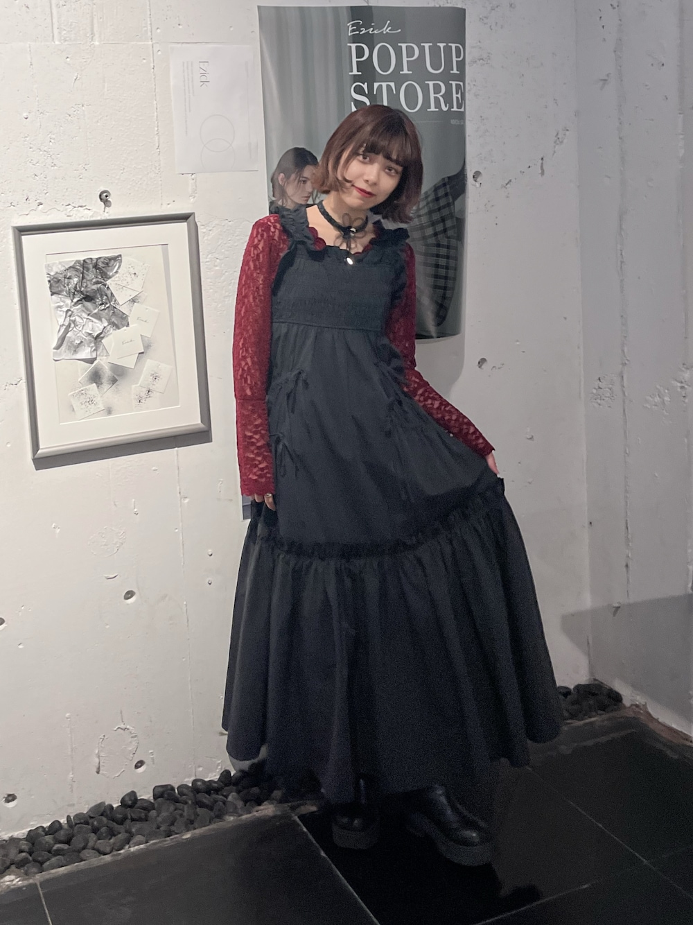 「最近のいい感じコーデ、クリスマスに着たい服、デートコーデ、オトナカワイイ」｜「EzickのMany ribbon ティアードボリュームワンピース（ワンピース、ブラック系）」を使った、ecrumさん（レディース・162cm）の秋コーディネートの1枚目の写真