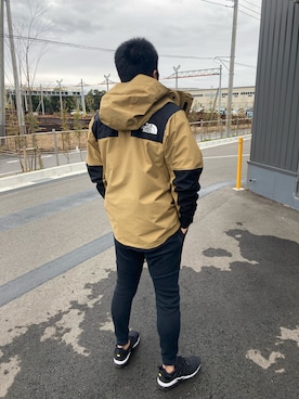 「THE NORTH FACE（ザノースフェイス）のアイテム（Parka、ベージュ系）」を使った、kさん（メンズ・169cm）の冬コーディネート