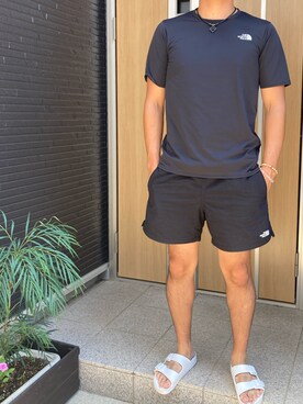 「THE NORTH FACE（ザノースフェイス）のTHE NORTH FACE/ザ・ノース・フェイス バーサタイルショーツ/VERSATILE SHORT 撥水/水陸両用/ワンポイント ナイロンショーツ NB42335（Pants、ブラック系）」を使った、kさん（メンズ・169cm）の夏コーディネート