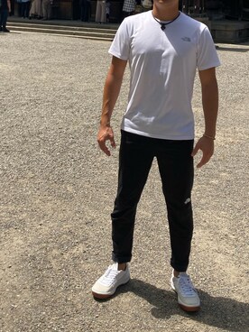 「THE NORTH FACE（ザノースフェイス）のアイテム（T Shirts、ホワイト系）」を使った、kさん（メンズ・169cm）の夏コーディネート