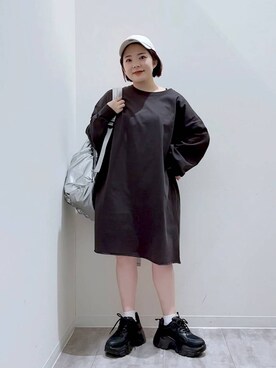 「アイテム（バックパック/リュック、シルバー系）」を使った、aikaさん（レディース・147cm）の冬コーディネート