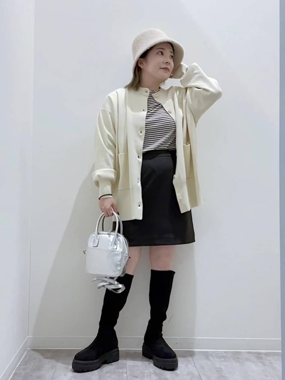 スポンディッシュクルーカーディガン 185899を使ったショップスタッフ
